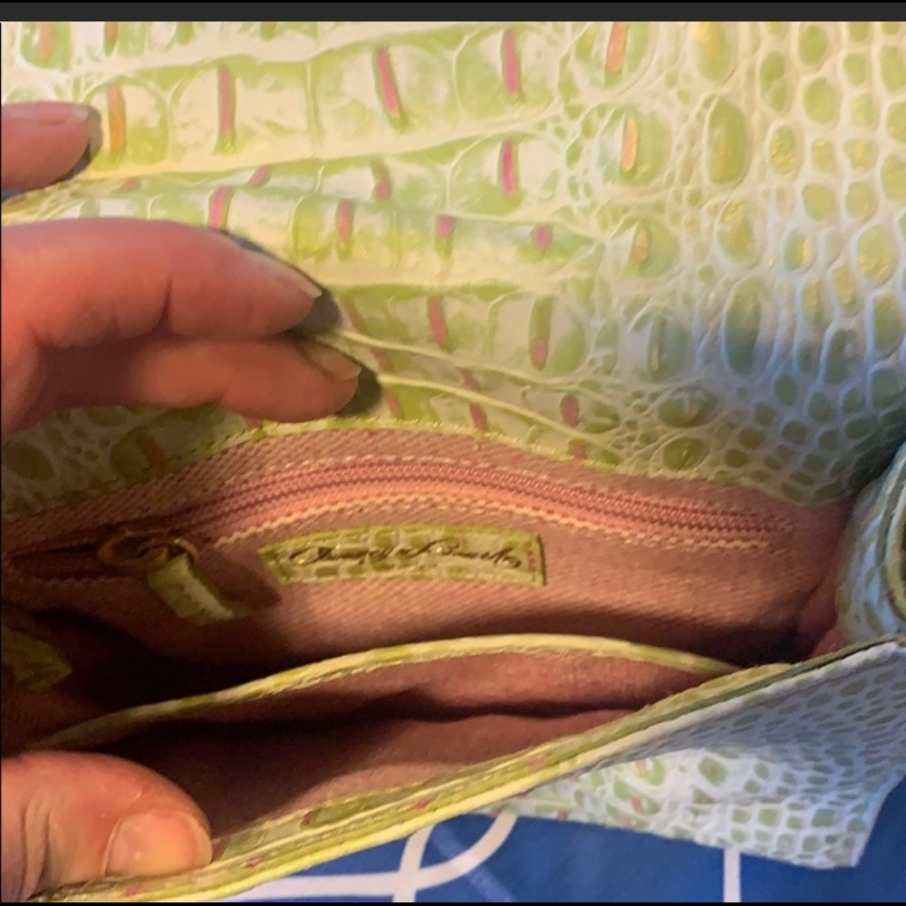 Brand new Dooney & Bourke Handbag - Picture 5 of 6
